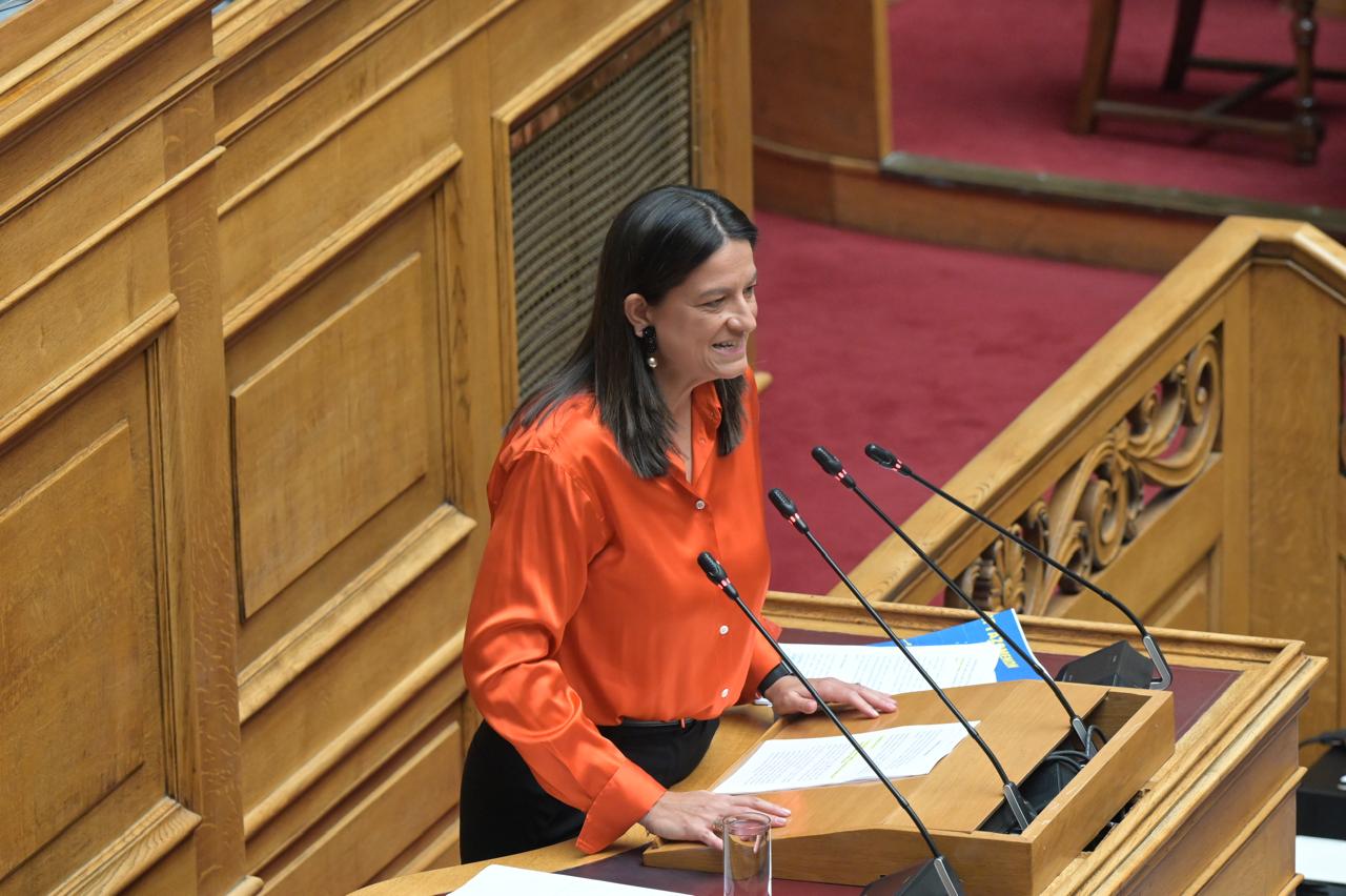 ΥΠΕΚΑ Ν. Κεραμέως: Με ευρεία πλειοψηφία υπερψηφίστηκαν τα μισά άρθρα του εργασιακού νομοσχεδίου παρά τις μεγάλες κοινοβουλευτικές αντιδράσεις