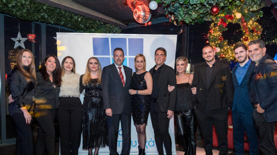 Βραβεύσεις για τους συνεργάτες του γραφείου ΠΑΡΟΝ