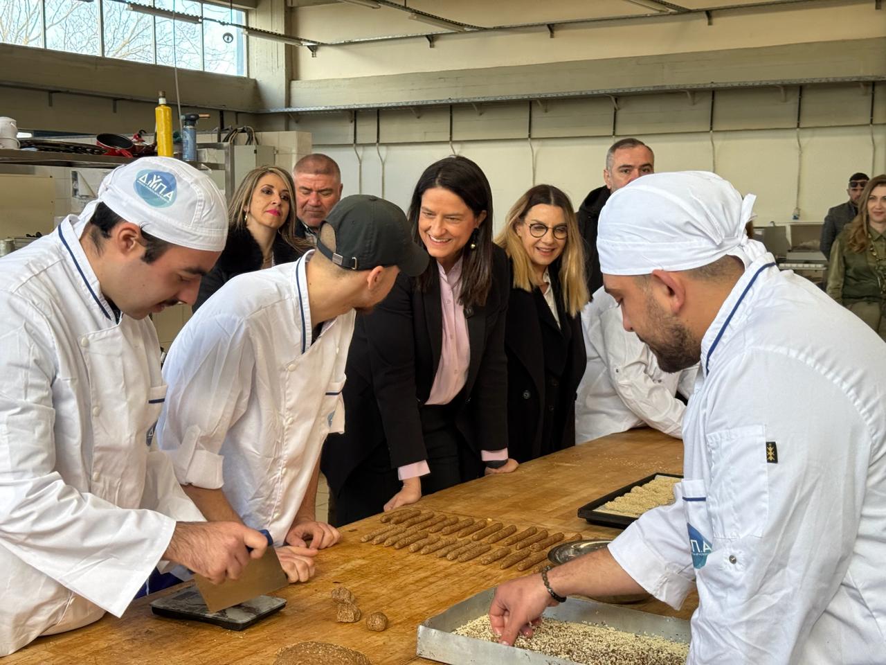 ΥΠΕΚΑ: Δύο προγράμματα απασχόλησης στην Περιφέρεια Ανατολικής Μακεδονίας – Θράκης