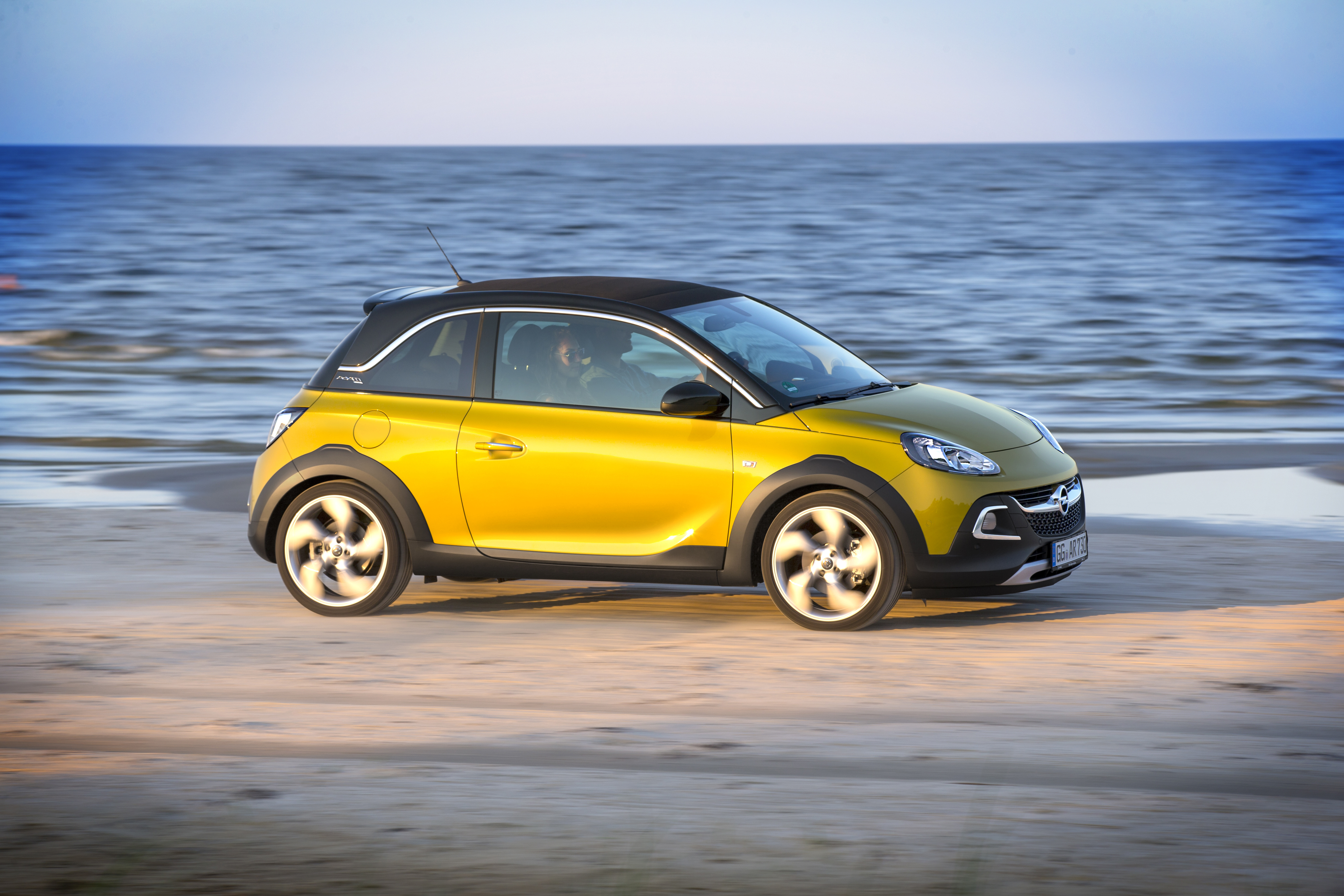 Opel ADAM ROCKS, Color Gold Busters