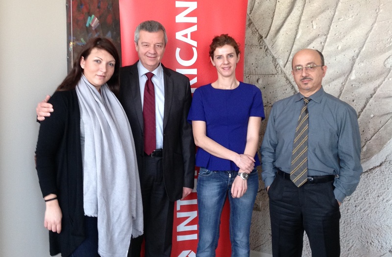 Ο Θάνος Ζαφειρόπουλος–πρόεδρος του ECOCITY, που έχει την οργανωτική ευθύνη του ECOMOBILITY με τον Γιάννη Ρούντο–Διευθυντή Δημοσίων Σχέσεων και Ε.Κ.Ε. της INTERAMERICAN και τα στελέχη των Δημοσίων Σχέσεων, Χ.Ελευθερίου και Β.Αραβανή.