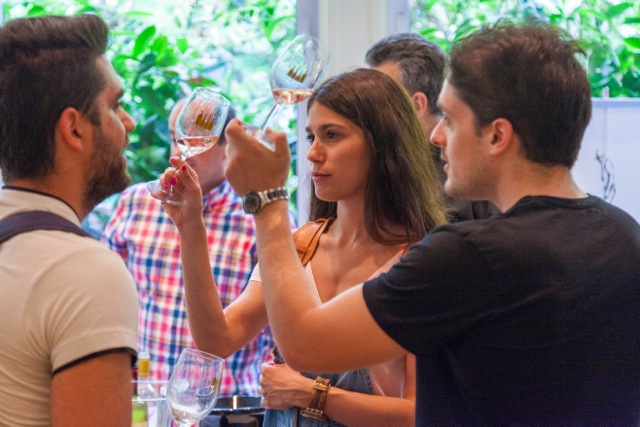 Οινικές Αποκαλύψεις: Πολύ μικρά οινοποιεία, αφανείς ποικιλίες