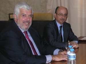 Ο Γιώργος Κώτσαλος, Διευθύνων Σύμβουλος και ο Γιάννης Ρούντος, Διευθυντής Δημοσίων Σχέσεων & ΕΚΕ της ΙΝΤERAMERICAN.