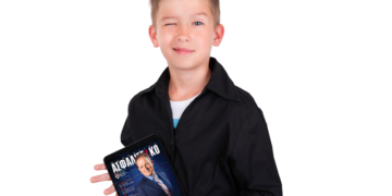 kid with tablet