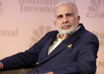 Τη διάσπαση της AIG σε τρία κομμάτια ζητά ο επενδυτής Carl Icahn