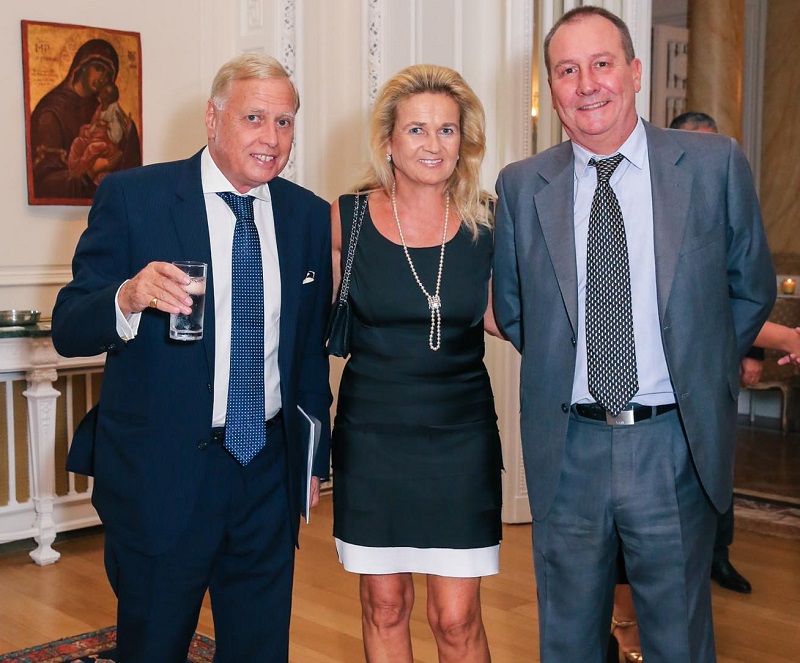 (Από αριστερά) Οι κ.κ. Ν. Μακρόπουλος, Katleen Μακροπούλου & Alfonso Garcia