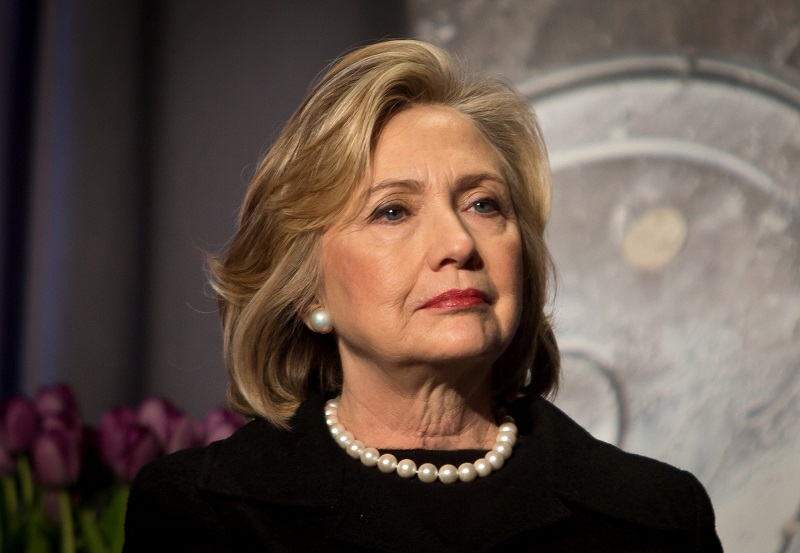 Η Χίλαρι Κλίντον «απειλεί» τα ασφαλιστικά deals