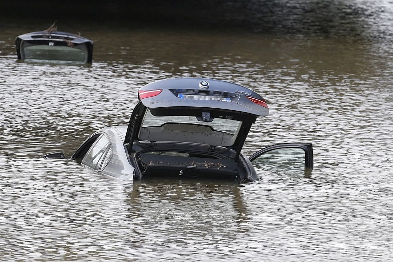Φόβοι για το ασφαλιστικό κόστος από τη θεομηνία στη γαλλική Ριβιέρα