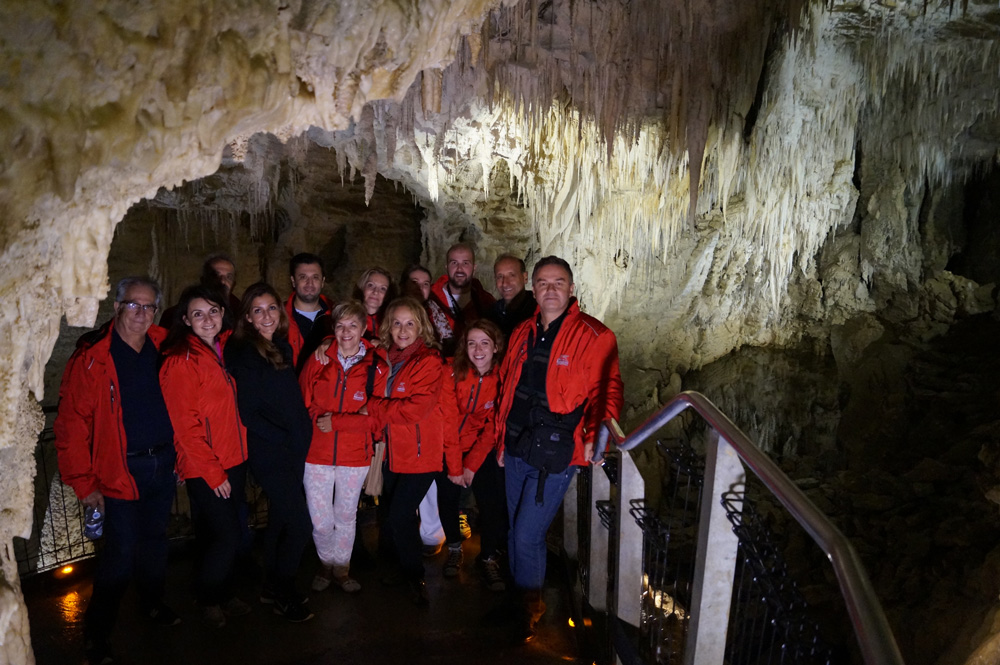 Γ. Κυρλάκης, Μ. Λαμπροπούλου, Σ. Τσαπαρίκος, Ο. Κατσιμπέρη, Τ. Βασιλόπουλος, Α. Βαγιανού, Α. Θεολόγου, Μ. Κυρλάκη, Σ. Μπρίνια, Π. Καραθάνος, Μ. Οικονόμου, Β. Λύρας, Α. Δαμαλίτης