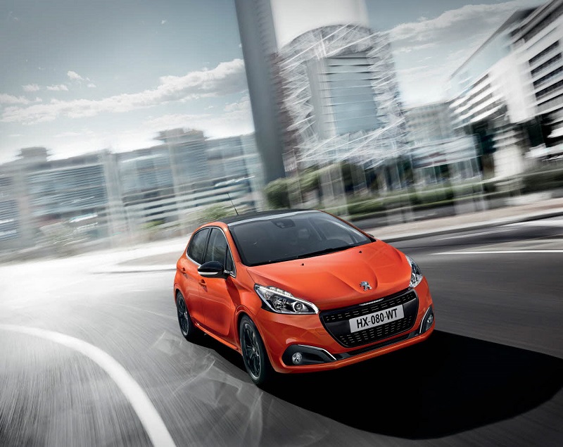 PEUGEOT 208