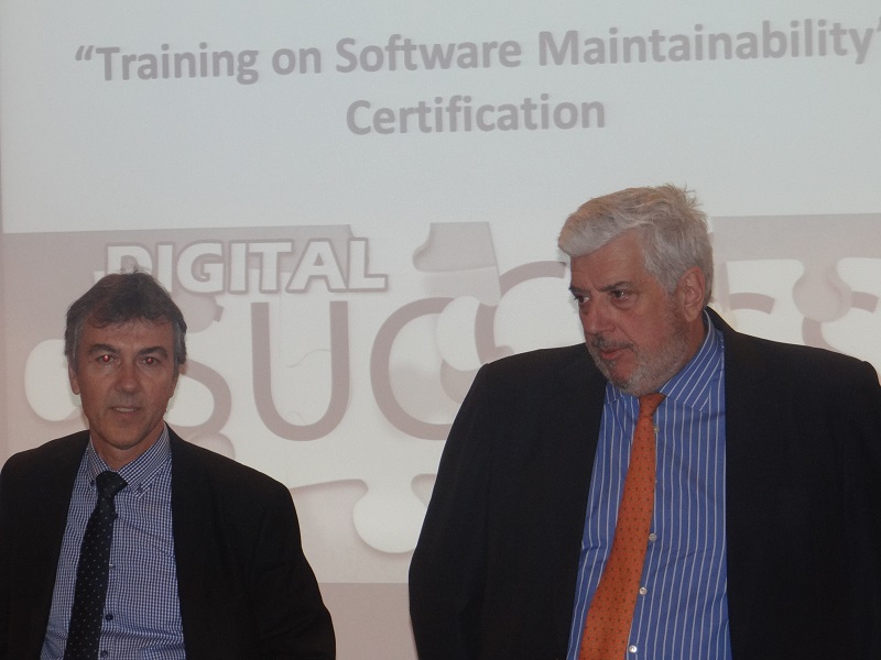 Ο διευθύνων σύμβουλος της INTERAMERICAN, Γιώργος Κώτσαλος με τον γεν. διευθυντή IT & Services, Φώντα Λιαπάκη.