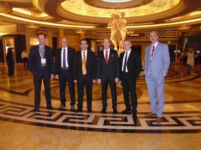 Συντονιστές της INTERAMERICAN με τον Η. Μάλλιο, διευθυντή πωλήσεων tied agency.