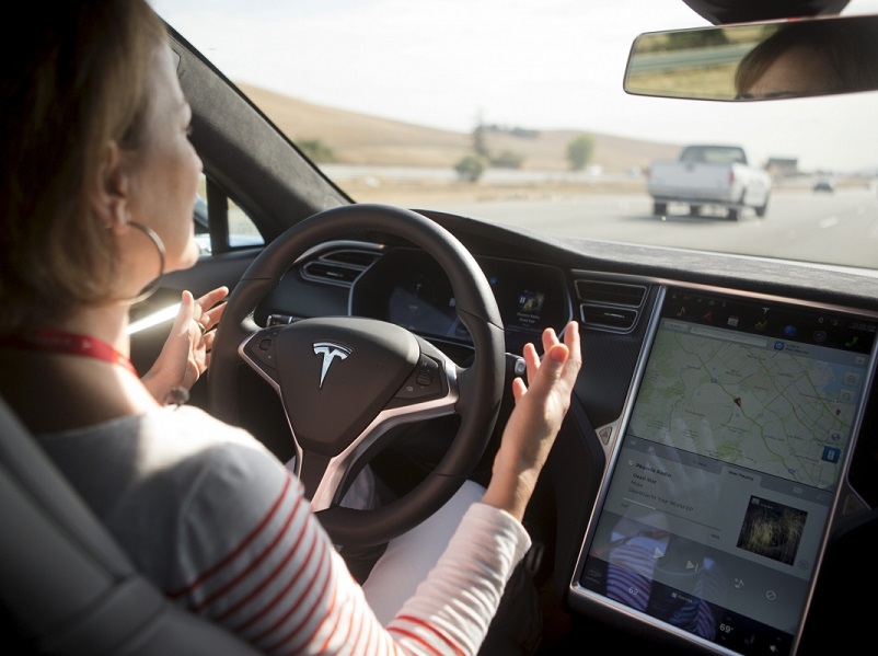 tesla-model-s-autopilot