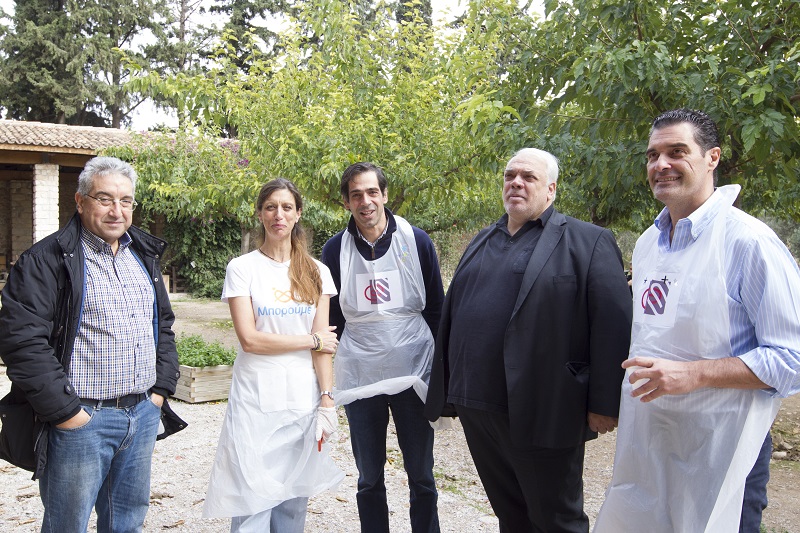 (Από αριστερά) Ο Νίκος Παντελιάς - Αντιδήμαρχος Αγίων Αναργύρων, η Μαρία Φωτιάδη-Χειλοπούλου εκπρόσωπος του «Μπορούμε», ο Ερρίκος Μοάτσος - Πρόεδρος του ΣΕΣΑΕ, ο Νικόλαος Σαράντης - Δήμαρχος Αγίων Αναργύρων & Καματερού και ο Γιάννης Βασιλάτος - Γενικός Γραμματέας του ΣΕΣΑΕ