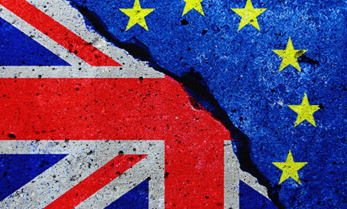 Brexit: 10.000 θέσεις θα χαθούν σε ασφαλιστικές και τράπεζες