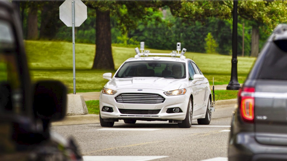 Insurance Europe: Μην βγάλετε εκτός της MID τα αυτόνομα οχήματα