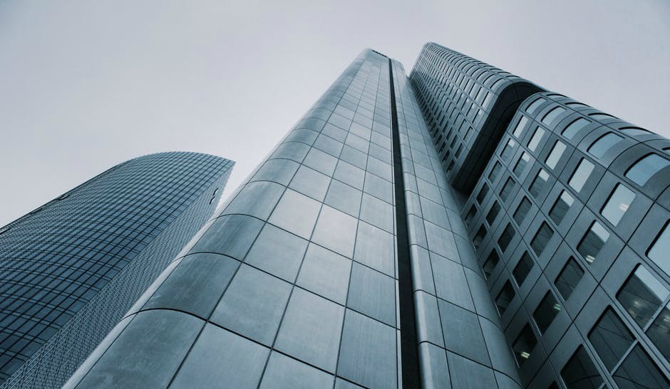 Έρχεται τυφώνας αυξήσεων στα αντασφάλιστρα