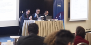 (από αριστερά) Γιάννης Αχείλας, Γενικός Διευθυντής, Φορολογικό Τμήμα της KPMG, Φίλιππος Κάσσος, Γενικός Διευθυντής, Τμήμα Ελέγχου Ασφαλιστικών Επιχειρήσεων της KPMG, Γιώργος Ραουνάς, Γενικός Διευθυντής, Συμβουλευτικό Τμήμα Διαχείρισης Κινδύνων της KPMG