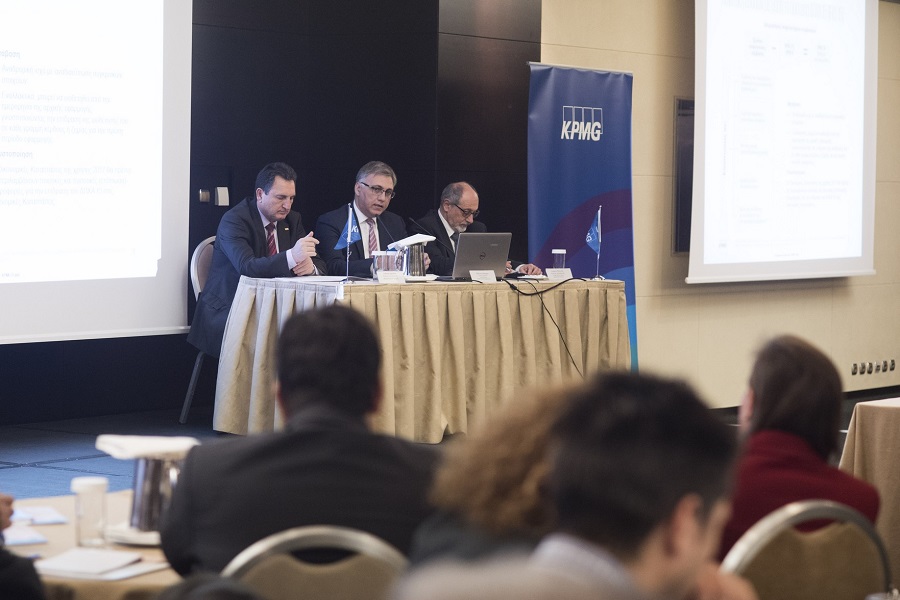 (από αριστερά) Γιάννης Αχείλας, Γενικός Διευθυντής, Φορολογικό Τμήμα της KPMG, Φίλιππος Κάσσος, Γενικός Διευθυντής, Τμήμα Ελέγχου Ασφαλιστικών Επιχειρήσεων της KPMG, Γιώργος Ραουνάς, Γενικός Διευθυντής, Συμβουλευτικό Τμήμα Διαχείρισης Κινδύνων της KPMG