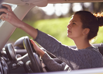 Πώς να επιλέξετε ασφάλεια αυτοκινήτου για νέους οδηγούς;