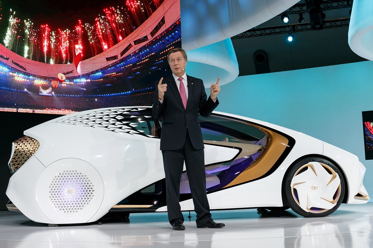 H Toyota θα πουλήσει αυτοκίνητα που “μιλούν” σε 3 χρόνια