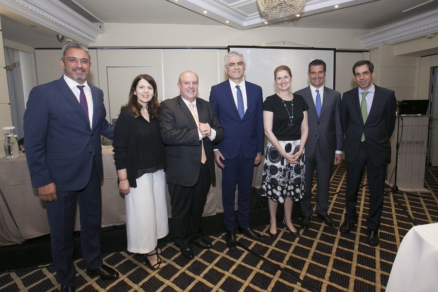 (Από αριστερά) Κ. Μαρκουΐζος, Μ. Γκολφινοπούλου, Δ. Παπανικητόπουλος, Γ. Γιαννακόπουλος, Δρ. Καρδάση, Ι. Βασιλάτος, Ε. Μοάτσος