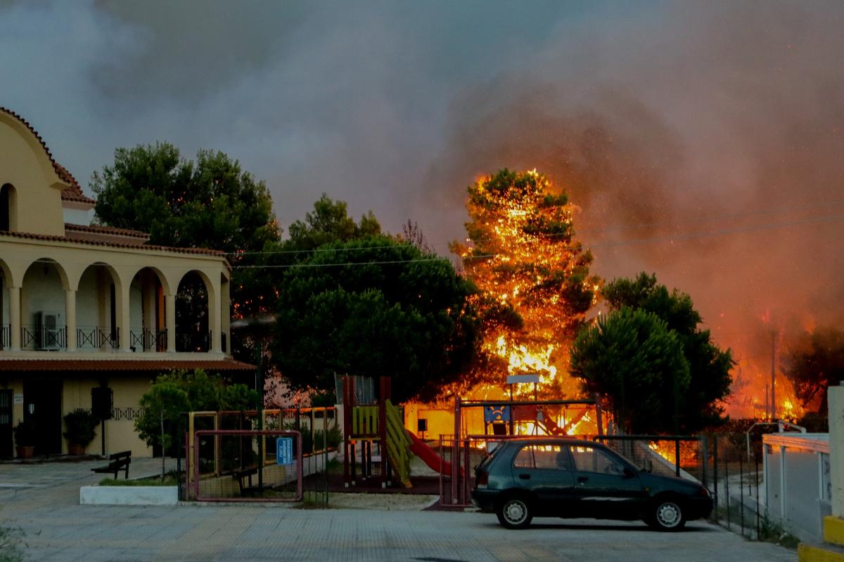 800-1.200 τα κατεστραμμένα σπίτια στη Ραφήνα