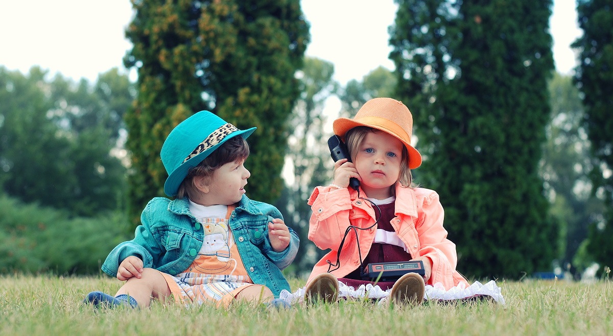Προβλήματα ψυχικής υγείας από τα “έξυπνα” κινητά σε 2χρονα παιδιά