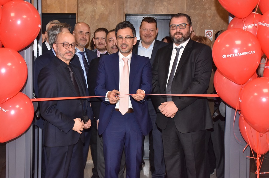 Ο Γιάννης Καντώρος, διευθύνων σύμβουλος, εγκαινιάζει τα νέα γραφεία της Interamerican στην πλατεία Ελευθερίας στη Θεσσαλονίκη