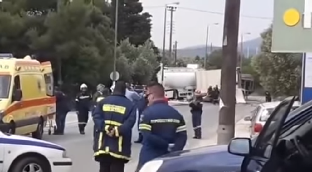 Σοβαρό τροχαίο με νεκρούς και διαρροή καυσίμων