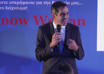 One AXA: Μία ομάδα μία γροθιά