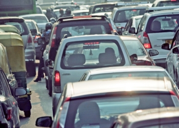 Ανασφάλιστα: Σε βράχο προσέκρουσε το Υπουργείο Οικονομικών