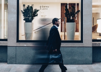 Ασφαλίσεις πιστώσεων: Γιατί μέσα πάμε καλά κι έξω μετ´ εμποδίων