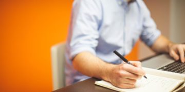 Την Μ. Τρίτη ανοίγει η πλατφόρμα για τα 800 ευρώ στους επαγγελματίες