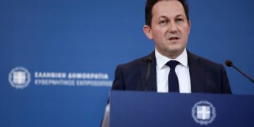 Σ. Πέτσας: Δεν επιτρέπονται οι μετακινήσεις σε συγγενείς το Πάσχα & κλειστές παραμένουν οι εκκλησίες