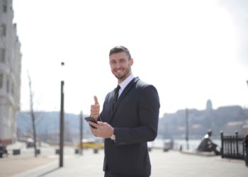 €800: Ξεπεράστηκε το εμπόδιο του Φ.Π.Α για τους Ασφαλιστές   