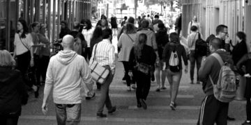 people-crowd-walking-9816
