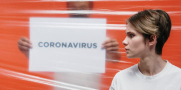 Covid-19. Γιατί διαφέρει από τους υπόλοιπους κοινούς ιούς