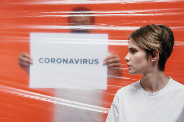 Covid-19. Γιατί διαφέρει από τους υπόλοιπους κοινούς ιούς