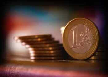 «Τρύπα» έως 2 δισ. ευρώ στα ταμεία λόγω κορωνοϊού