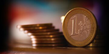 «Τρύπα» έως 2 δισ. ευρώ στα ταμεία λόγω κορωνοϊού