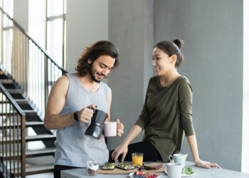 couple-having-breakfast-insurancedaily
