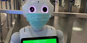 Τα ρομπότ Pepper ενημερώνουν τους επιβάτες στο αεροδρόμιο Ελ. Βενιζέλος