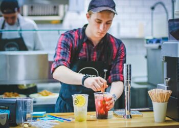 Κορωνοϊός: Tα 10 νέα μέτρα της κυβέρνησης για τους μισθωτούς