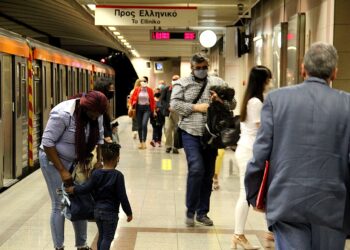 Έρευνα: 1 στους 3 δεν ανησυχεί πλέον για τον κορωνοϊό στην Ελλάδα