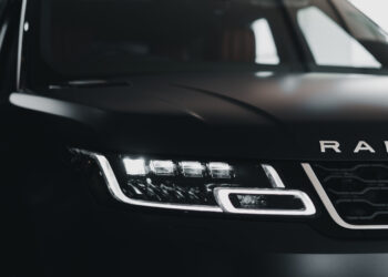 632 εκατ. δολάρια ο “λογαριασμός” του Covid στην Jaguar Land Rover