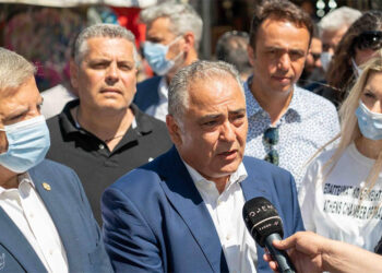 Διανομή υγειονομικού υλικού από το ΕΕΑ σε επιχειρήσεις