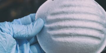 Η ΕΕ αναζητά μέσω των ασφαλιστικών εταιρειών και ΣΔΙΤ λύση για τις πανδημίες