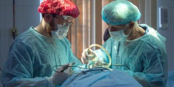 Αποζημίωση 400.000 ζητούν συγγενείς θανούσας που έχασε τη ζωή της μετά από χειρουργείο λιποαναρρόφησης