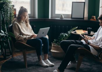 Απομακρυσμένη εργασία στη μετά COVID-19 εποχή. Εμπόδια, ευκαιρίες & λεπτές ισορροπίες